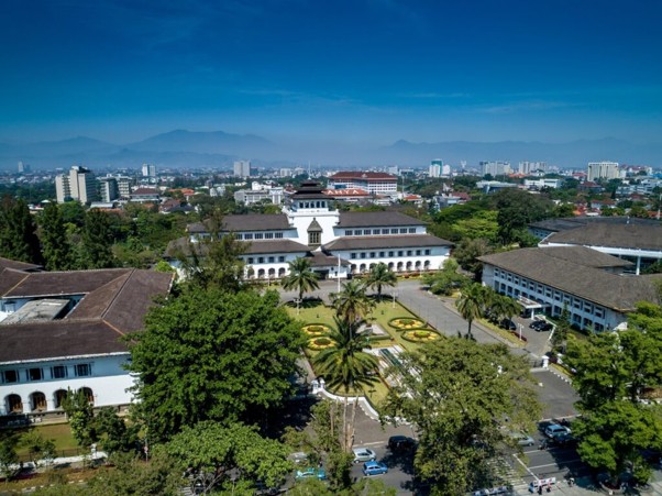 Maklon Kosmetik Bandung - Solusi Tepat untuk Kamu yang Ingin Punya Brand Kosmetik Sendiri